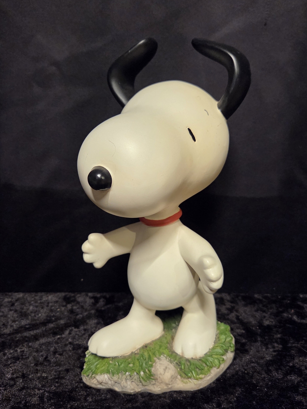 GSI Home Styles United Feature Syndicate DANCING SNOOPY 11" Resin Garden Statue